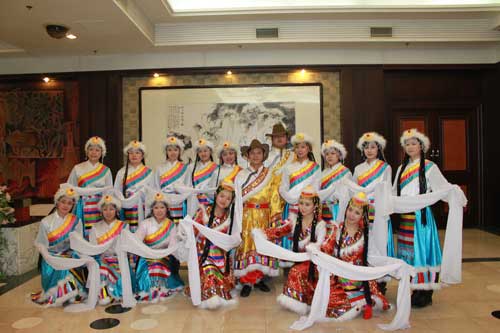 《雪蓮花開 遇上你是我的緣》全體演員合影留念.jpg